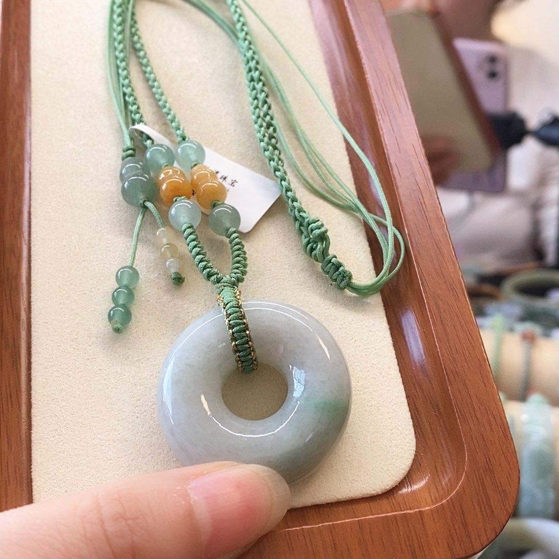 翡翠颈饰未镶嵌翡翠挂件