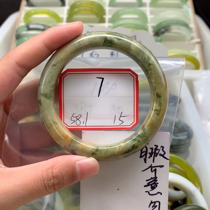 未镶嵌蛇纹石玉手镯