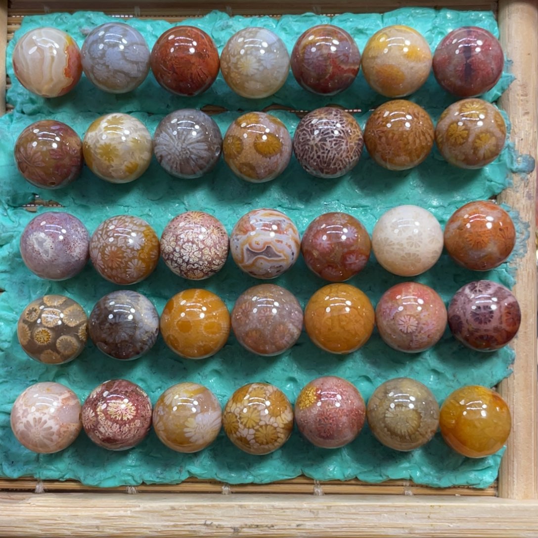 妍***妈硅化玉未镶嵌颈饰k186