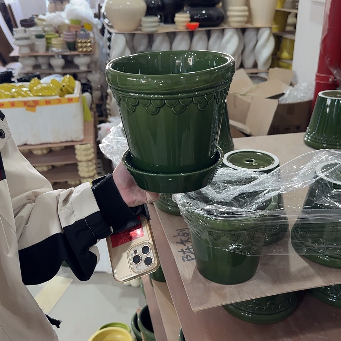 b2绿色带托花盆花盆花盆