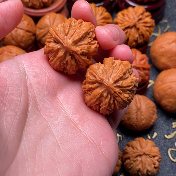 吊坠文玩核桃龙脊