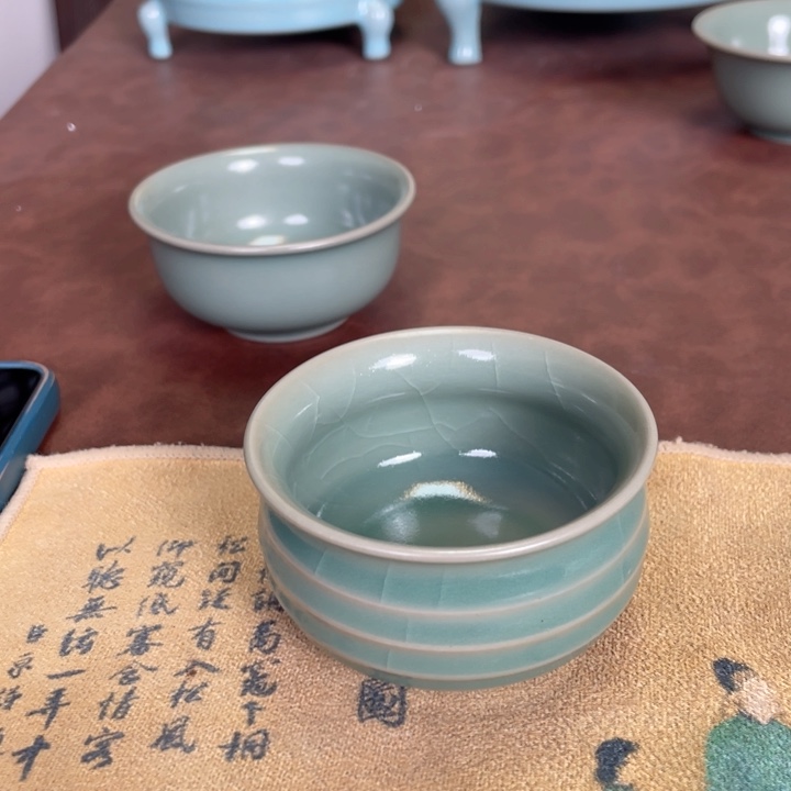 用****8青绿釉仿古玄纹杯