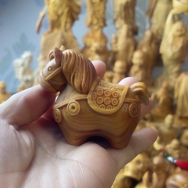 柏木（崖柏）崖柏生肖马