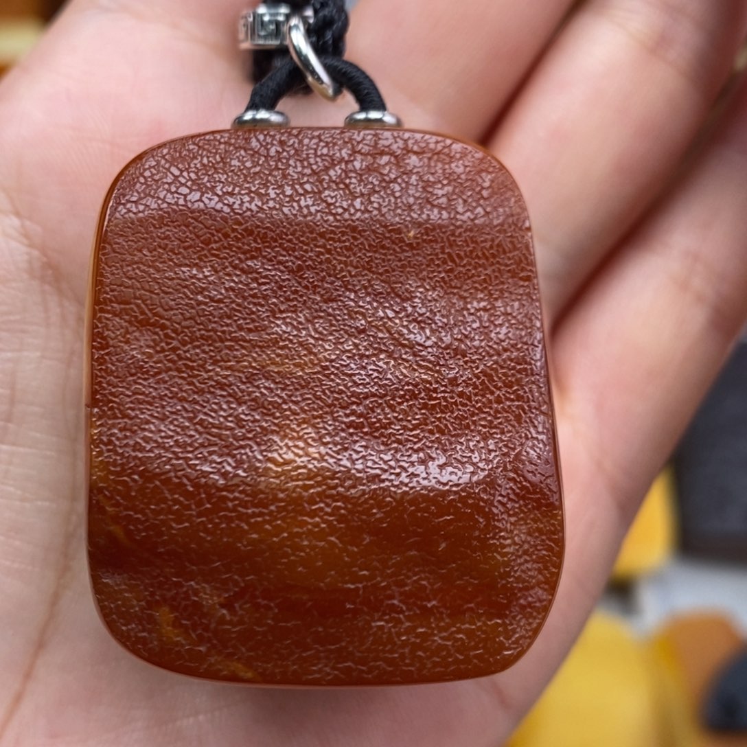 琥珀吊坠(赠链)未镶嵌