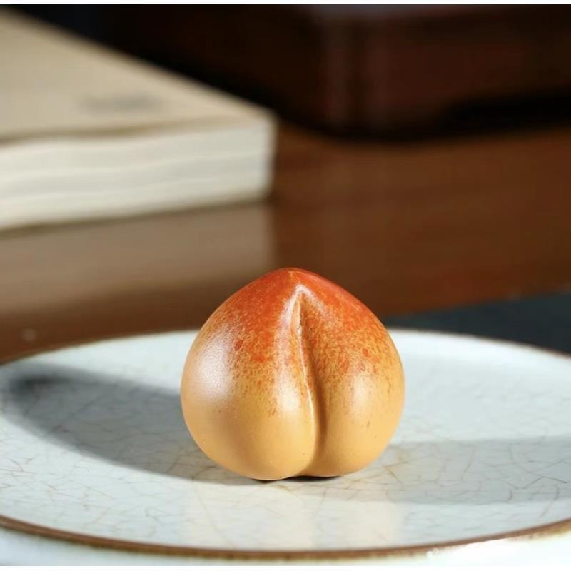 宜兴纯原矿紫砂段泥茶宠桃子