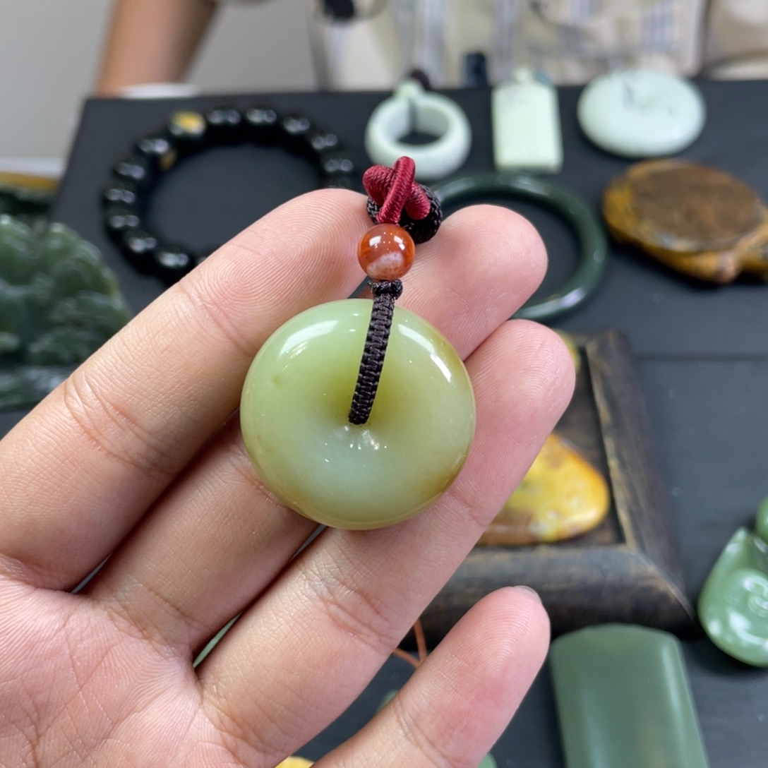 岫岩老玉（透闪石质玉）手链未镶嵌