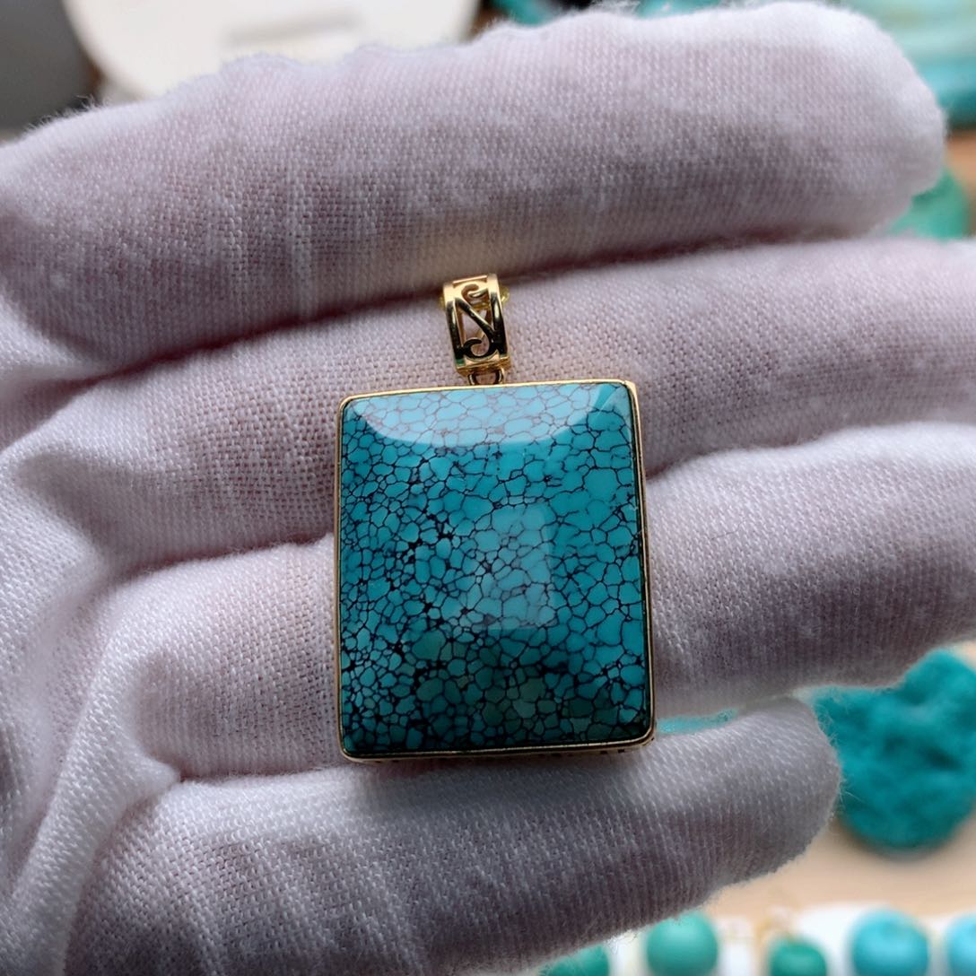 绿松石珠宝奇石18K金镶嵌