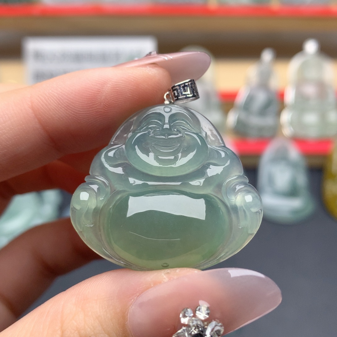 一***咿翡翠18K金镶嵌颈饰佛公