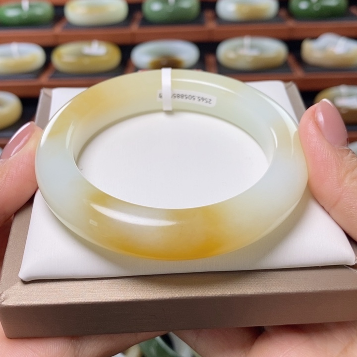 和田玉（糖玉）手镯未镶嵌57加