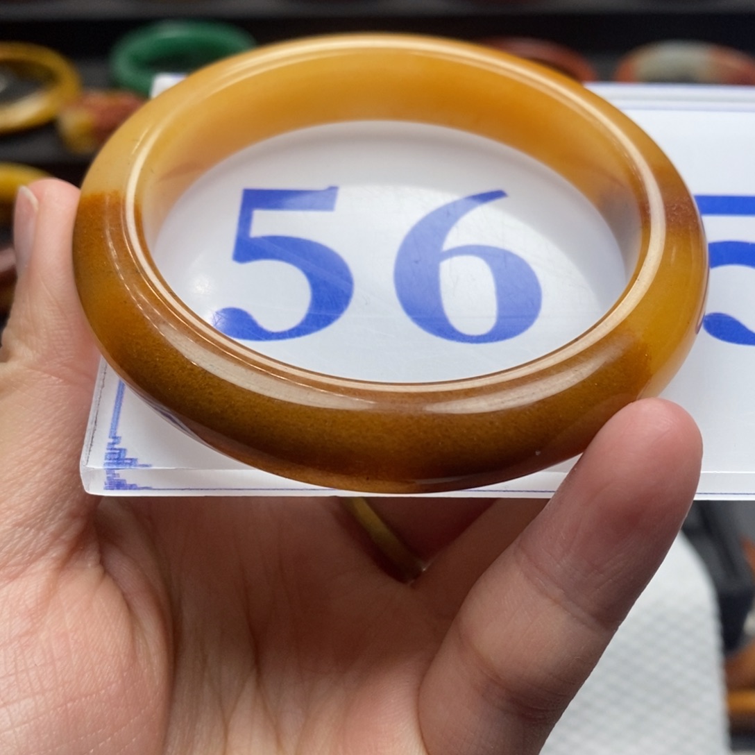 石英质玉（黄龙玉）手镯未镶嵌