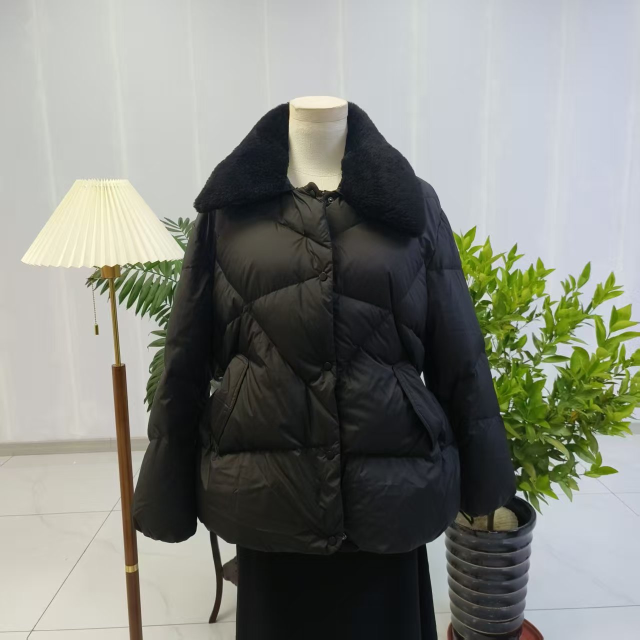 可可 V*OV元单翻毛领可拆卸可收腰中厚短款羽绒服