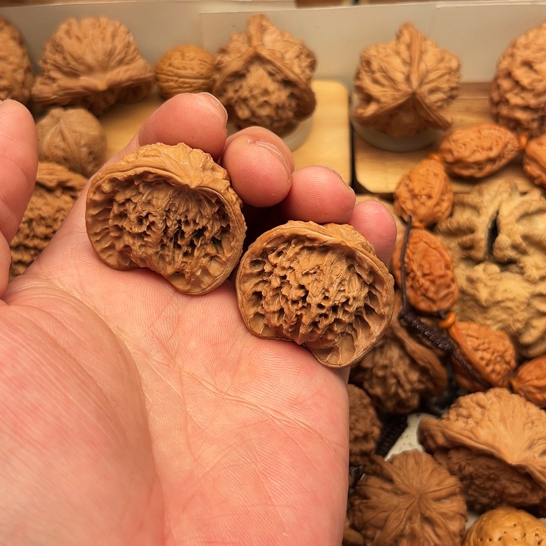 用***6文玩核桃吊坠蛇头