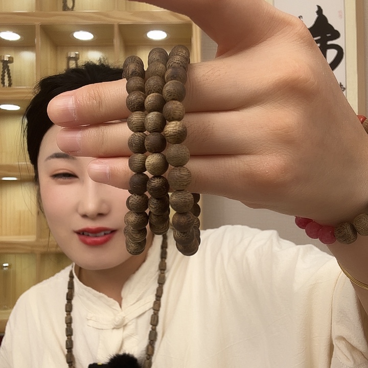 沉香手串海南沉香虫漏0.7圆珠单圈多样性发一