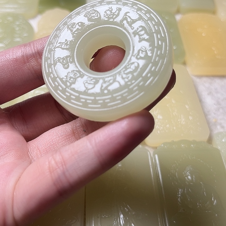 和田玉（糖玉）未镶嵌颈饰