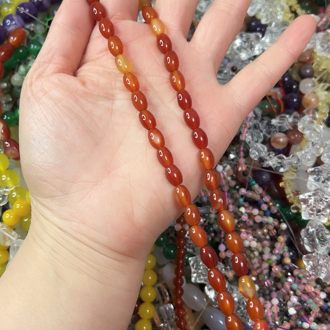 玛瑙/玉髓未镶嵌珠宝半成品，卡6x8玛瑙枣珠一条