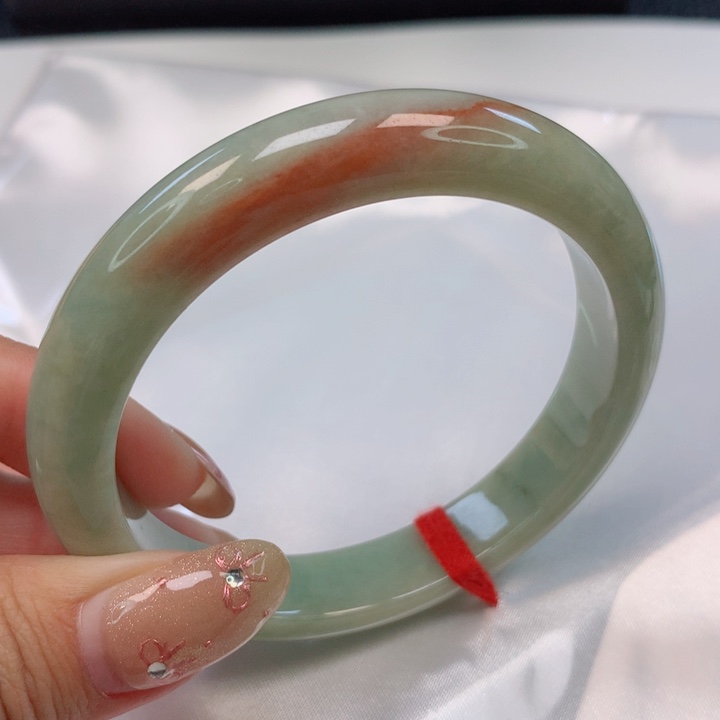 翡翠手镯未镶嵌55圈