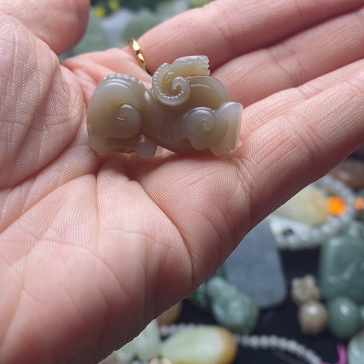 和田玉吊坠未镶嵌