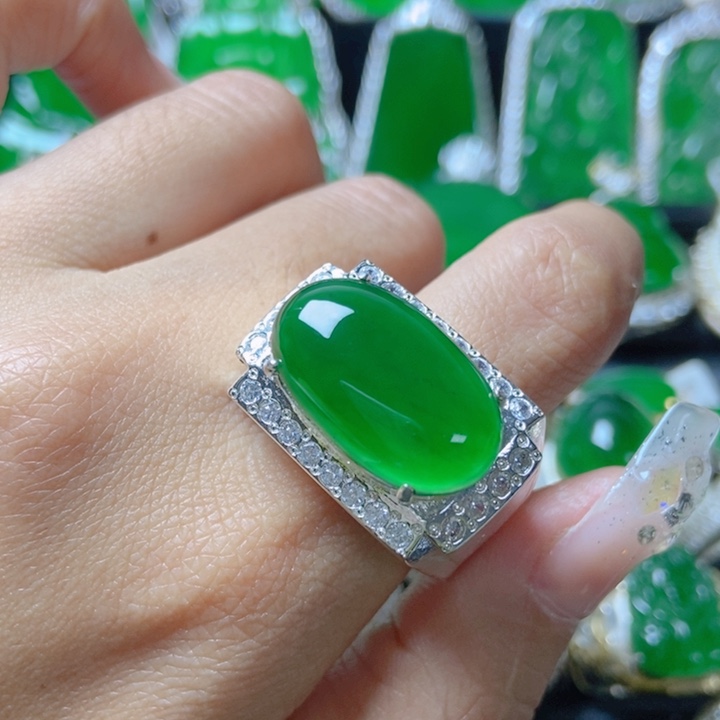 翡翠颈饰未镶嵌1831207。