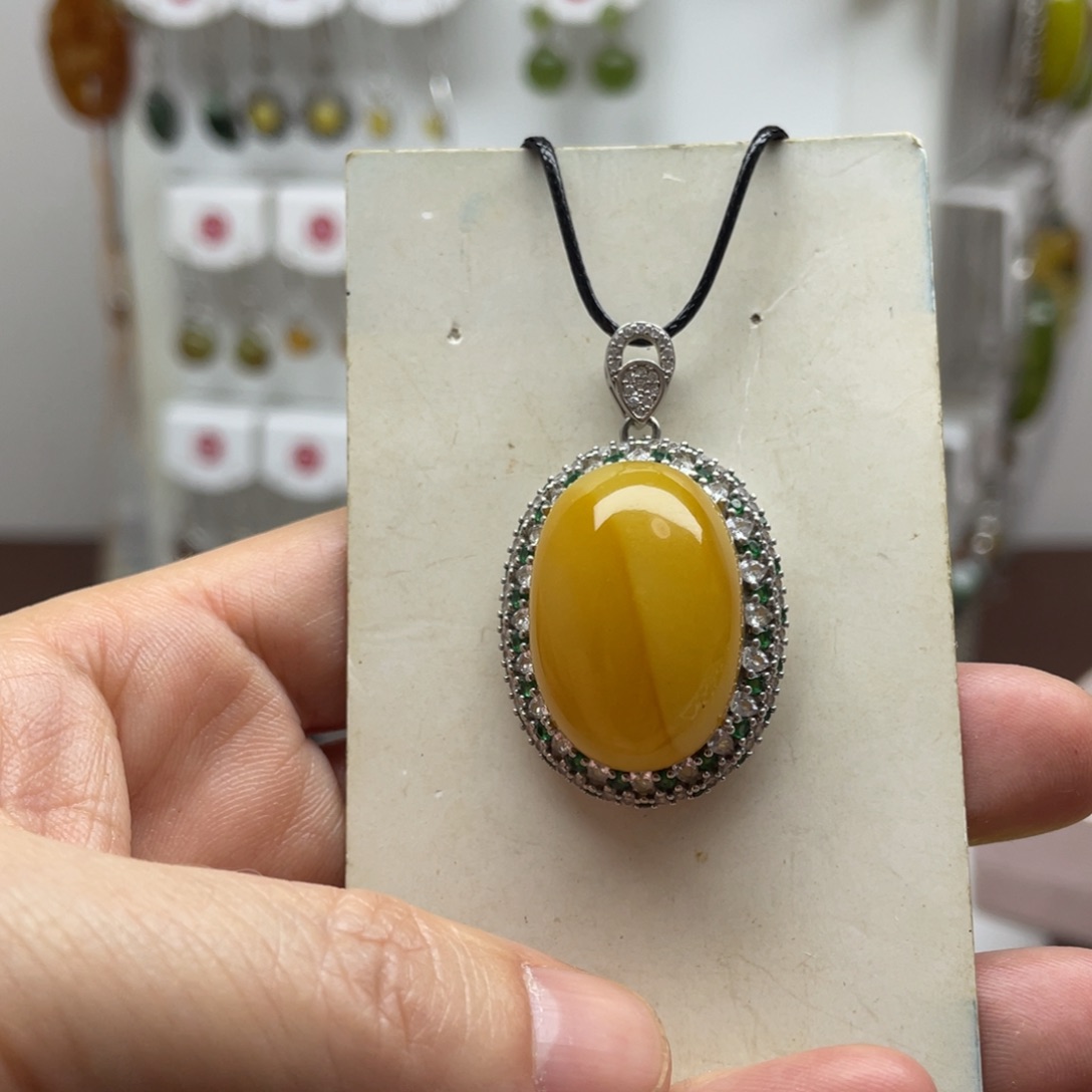 惜***缘蛇纹石玉未镶嵌耳坠