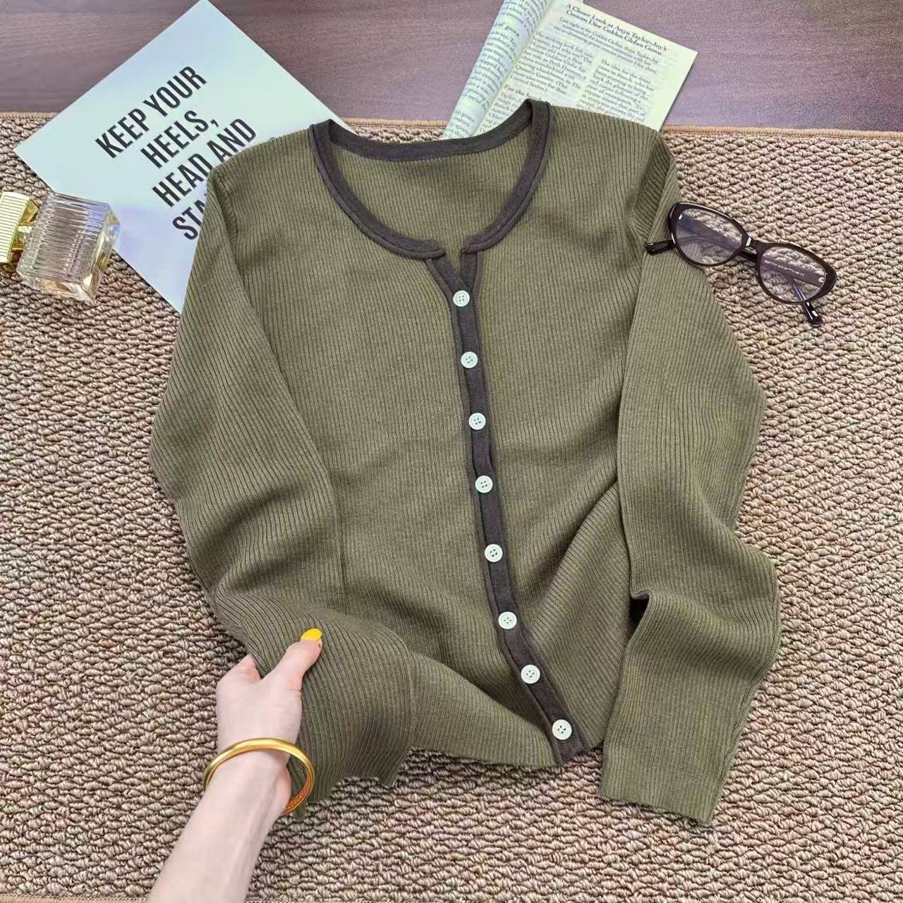 咸菜绿~小V领~正肩慵懒感柔软亲肤 欧货订单针织衫Y8170绿