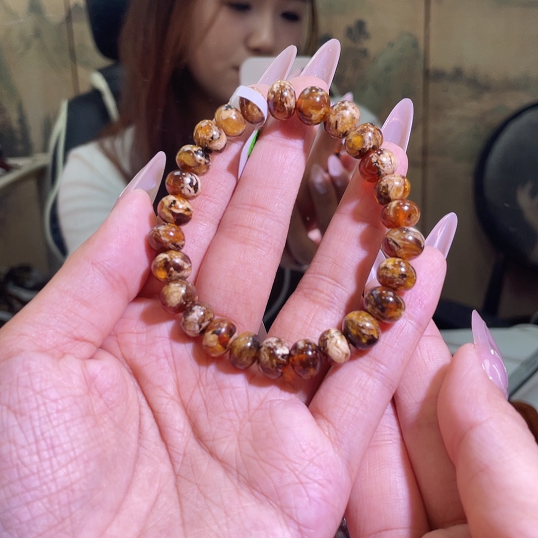 未镶嵌琥珀裸石抚顺琥珀9+干白溶洞