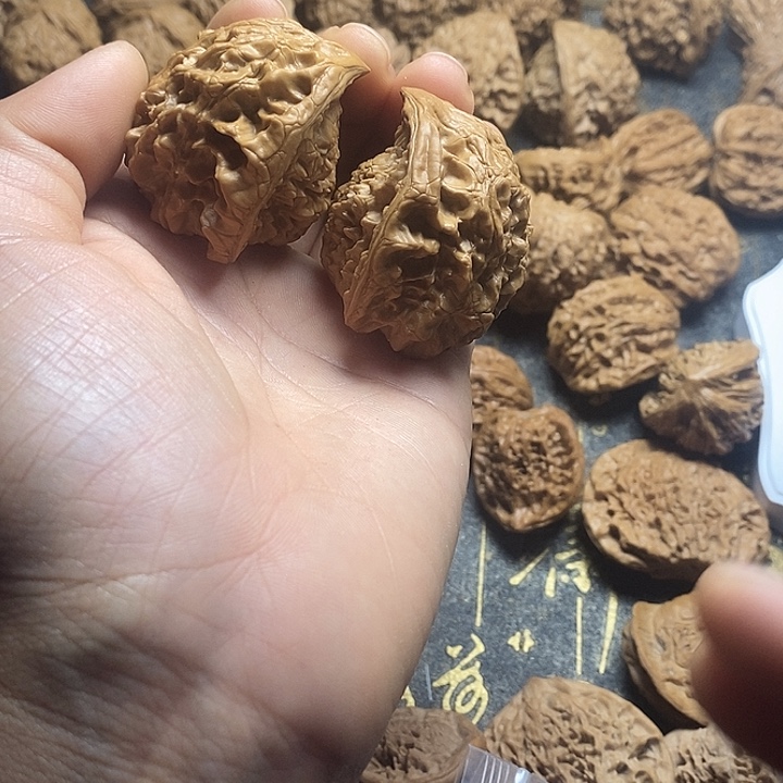 ꧁***꧂桃核吊坠官帽大肚子蛇