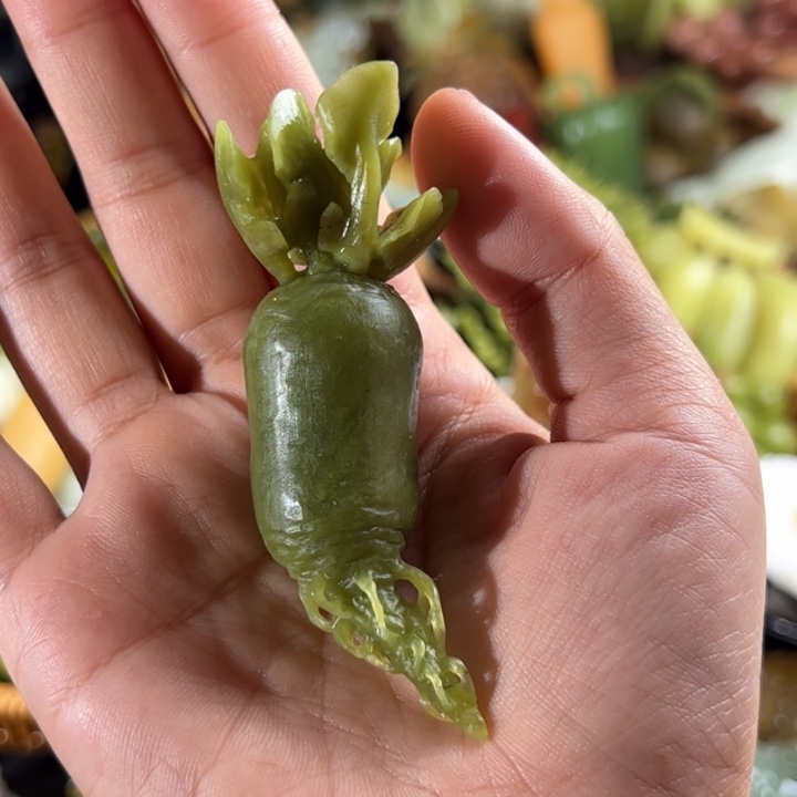 未镶嵌蛇纹石玉珠宝奇石