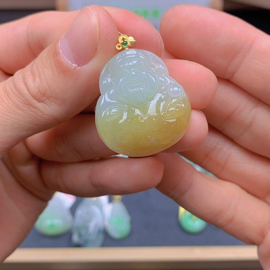 翡翠颈饰18K金镶嵌翡翠