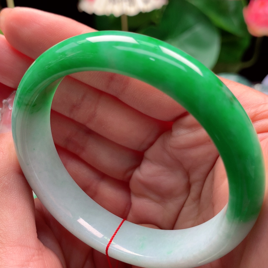 静***子未镶嵌手镯翡翠付定金2万，未付33800