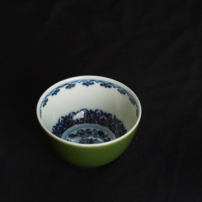 B021景德镇纯手工金沙绿釉内画青花鸡心杯
