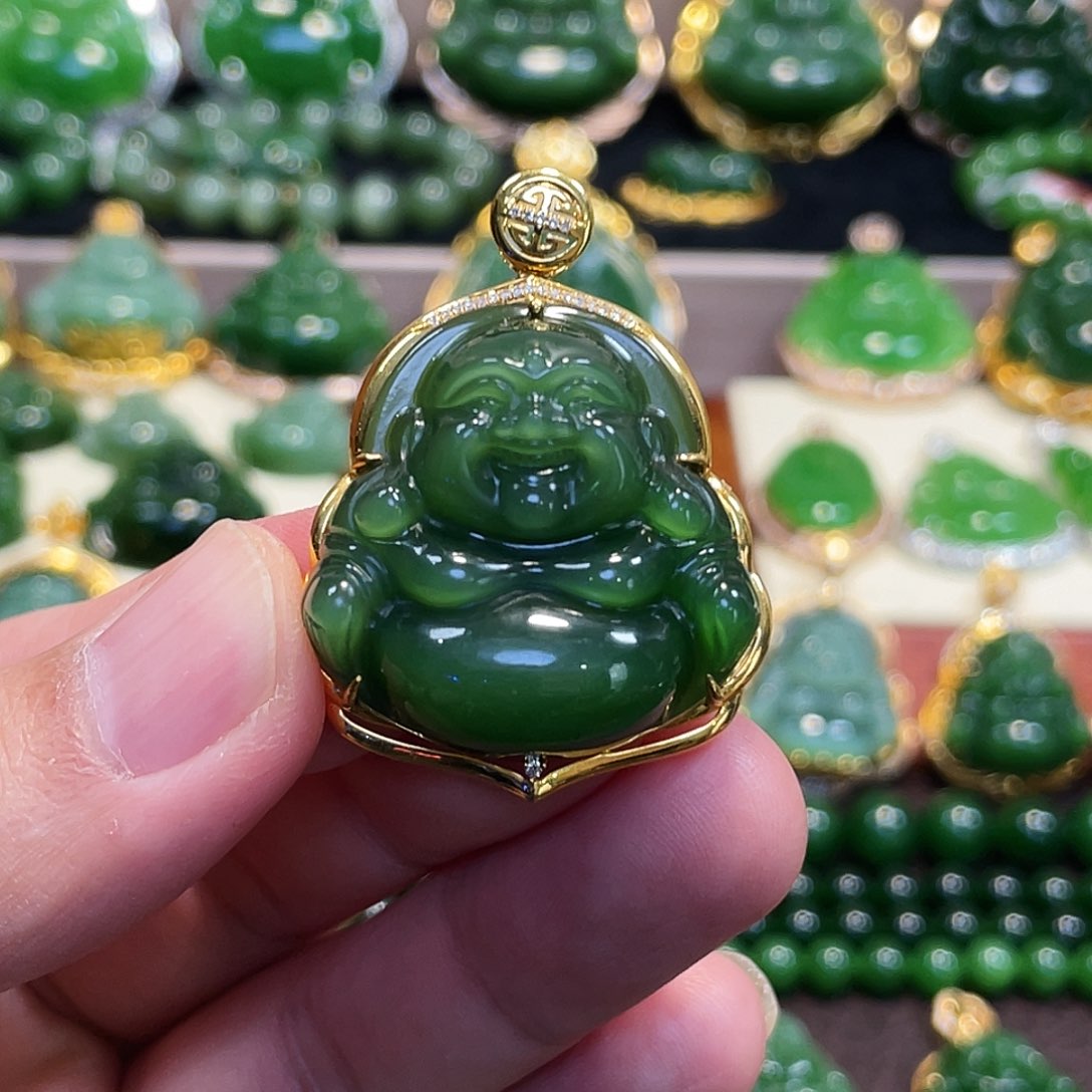 和田玉（碧玉）18K金镶嵌颈饰佛公30mm