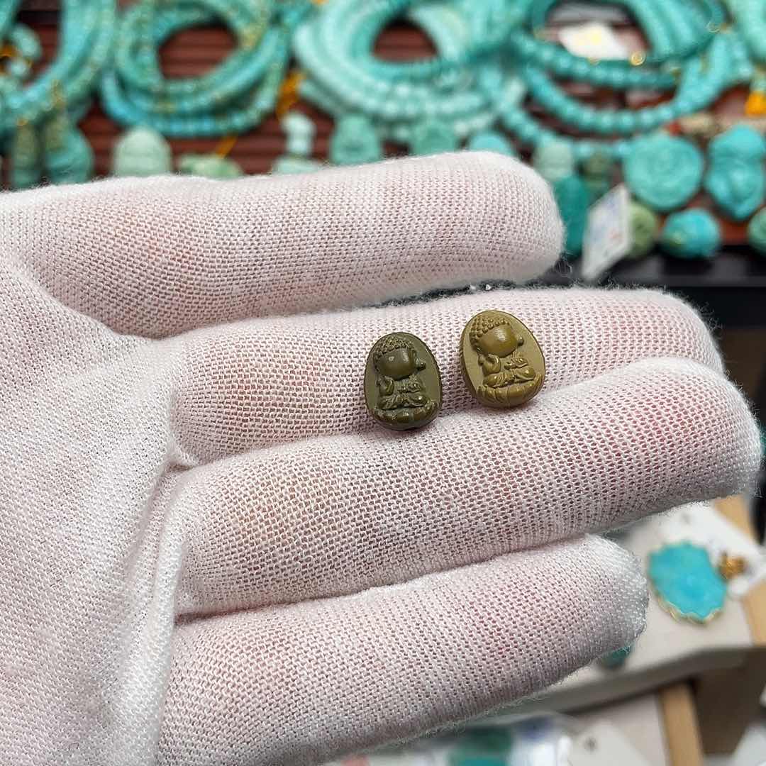 未镶嵌绿松石颈饰