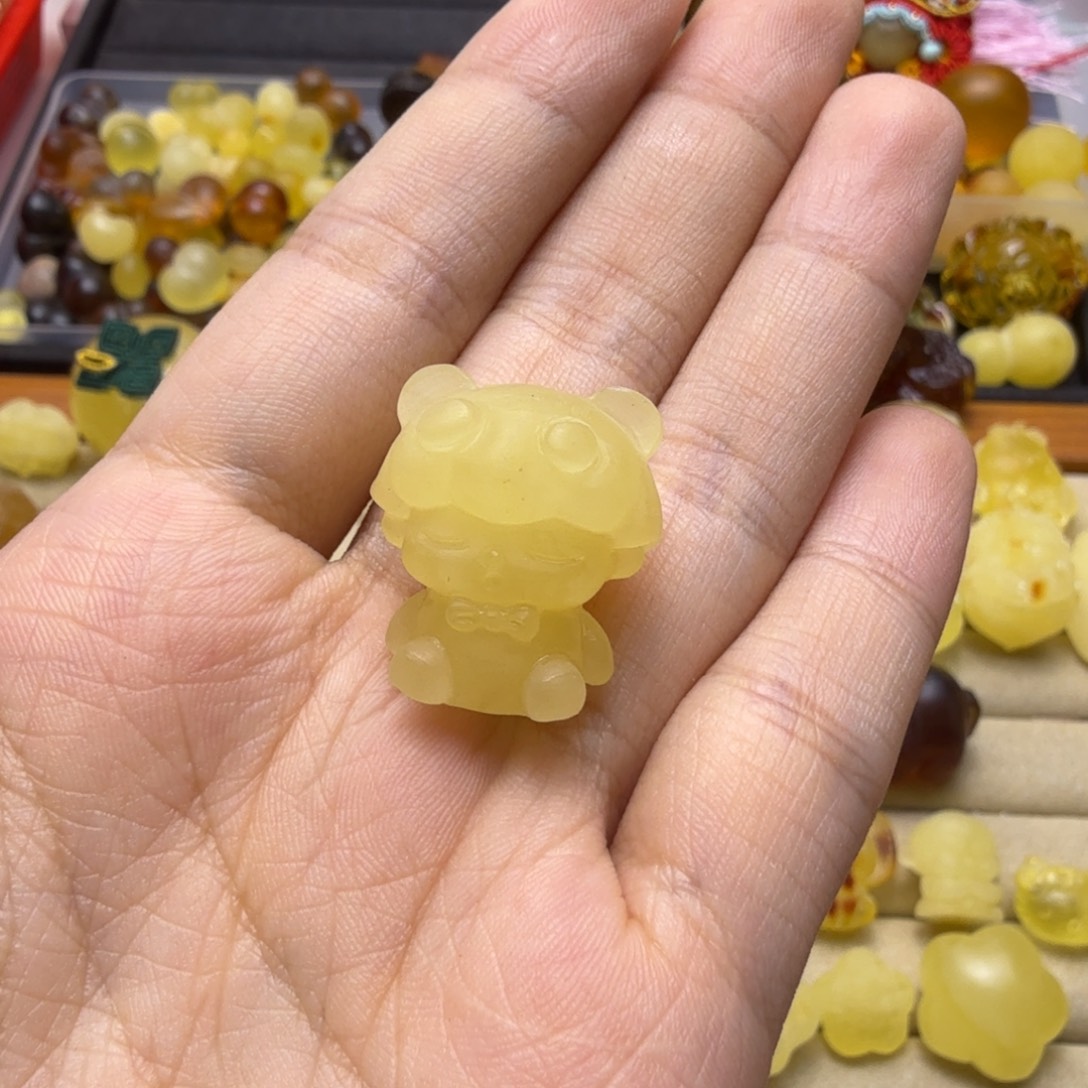 蜜蜡未镶嵌珠宝奇石