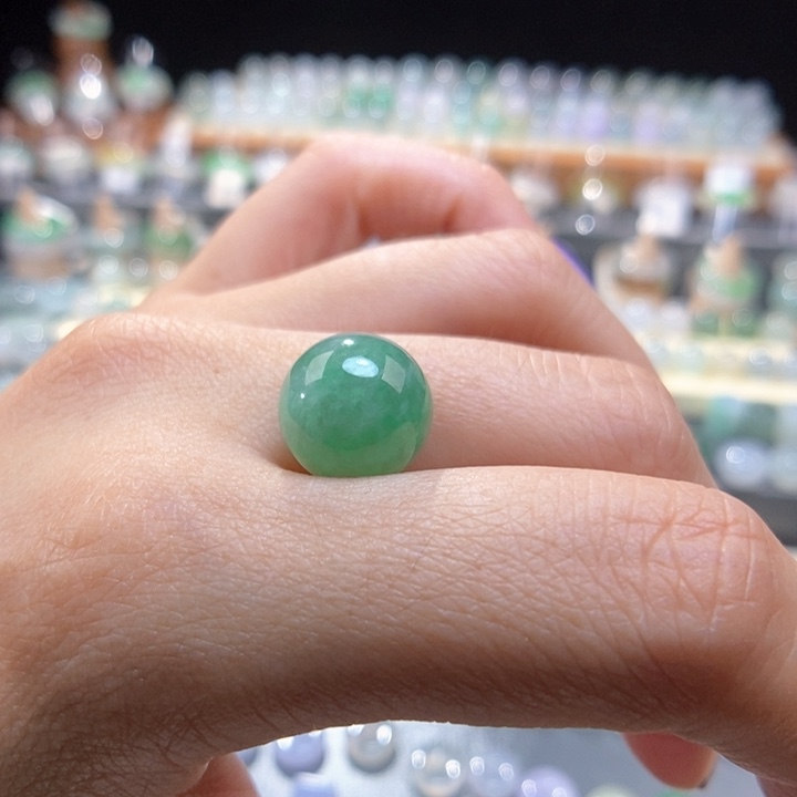 翡翠未镶嵌颈饰12.8满绿