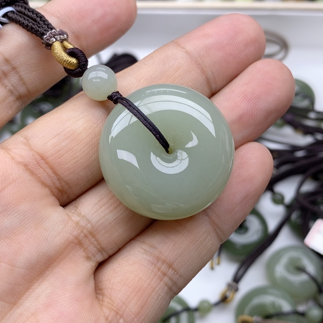 吊坠(不含链)未镶嵌和田玉明*