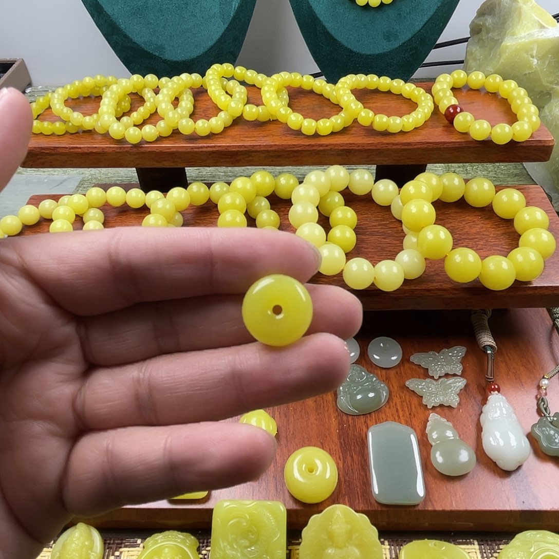 欧***满新疆若羌黄口平安扣