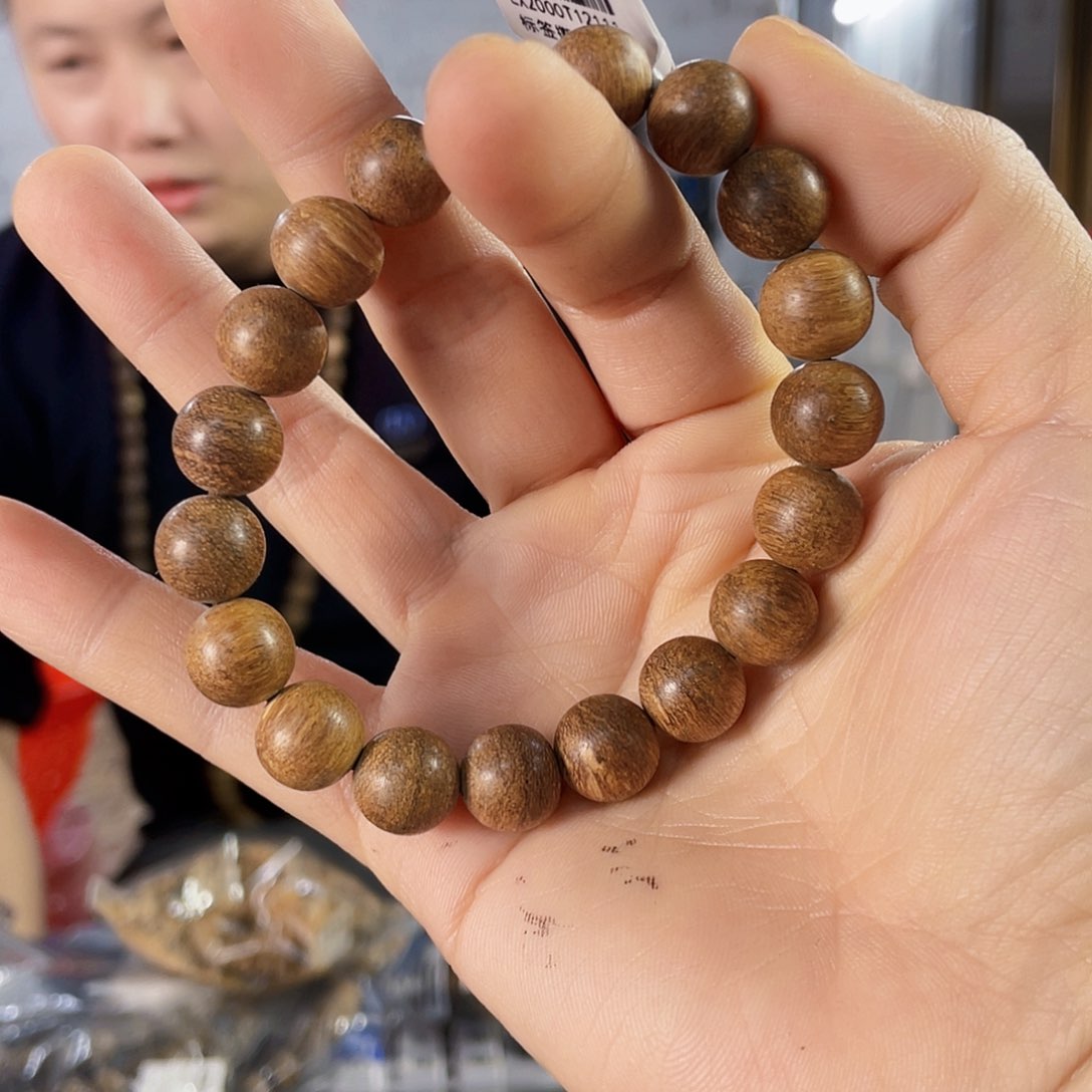 沉香手串芽庄圆珠单圈1.1/10克多样性发一