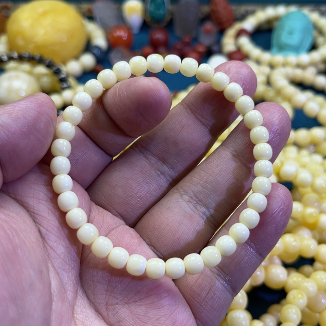 O***K琥珀未镶嵌珠宝奇石67