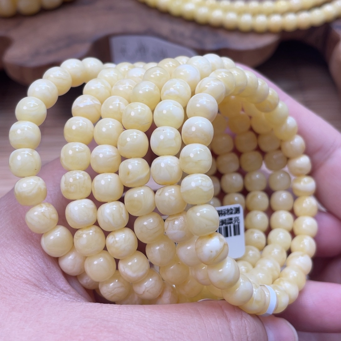 蜜蜡未镶嵌裸石多样性发其中一个