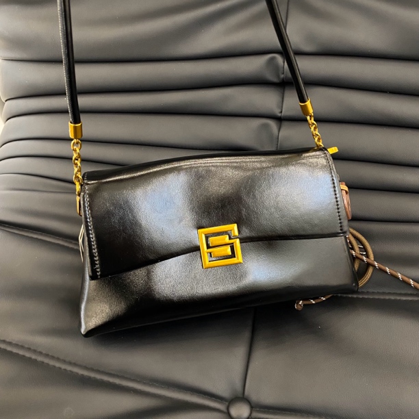 【胖哥推荐】时尚百搭法棍包腋下斜挎通勤包