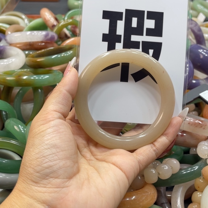 风***信石英质玉未镶嵌珠宝奇石