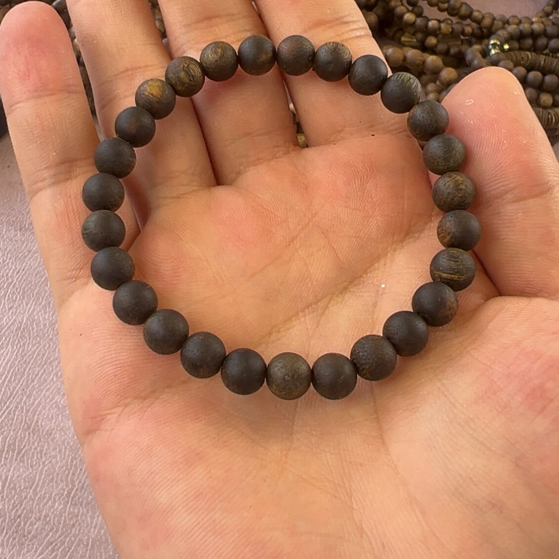 谭***行手串沉香0.7规格单圈沉水