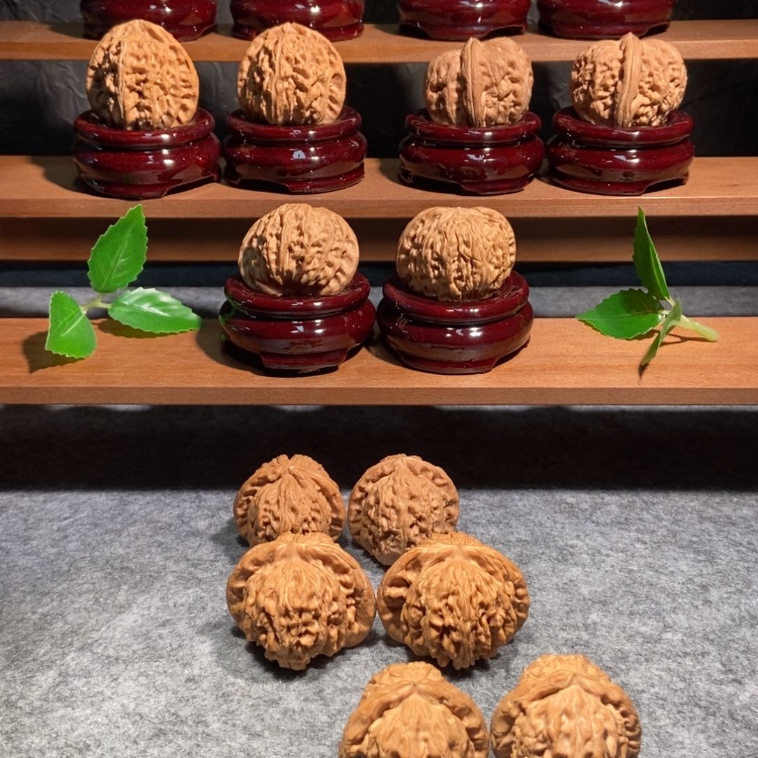 核桃把件淼**王全品40四座楼