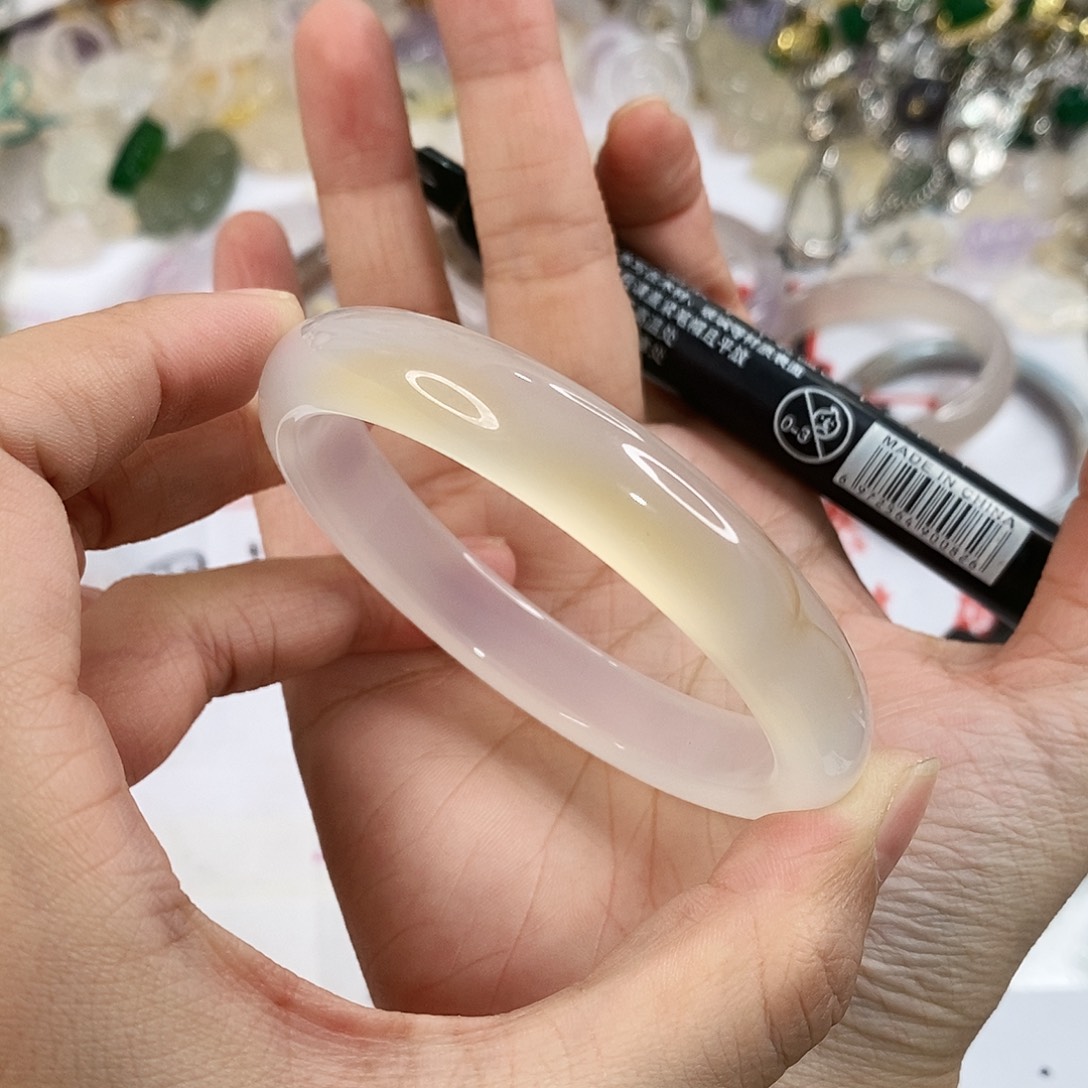 玛瑙/玉髓未镶嵌手镯A496。58.8圈