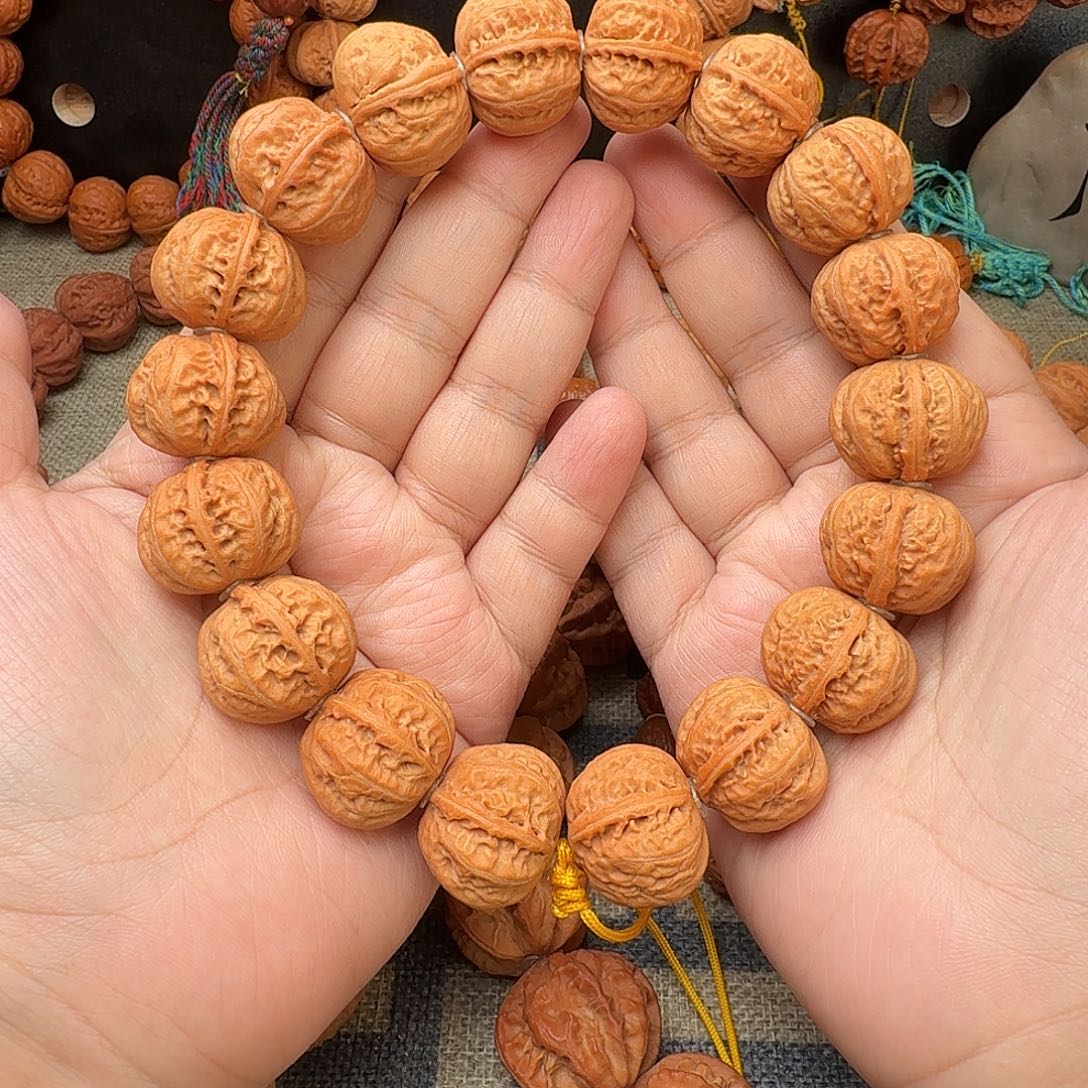 A***A文玩核桃手串白茬磨盘手持22