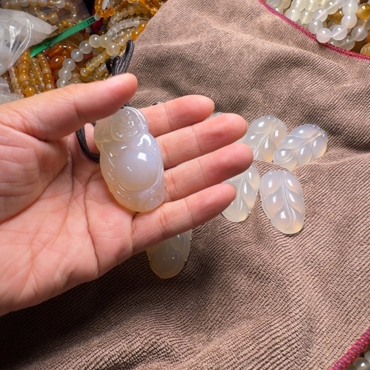 玛瑙/玉髓颈饰未镶嵌1****人0044