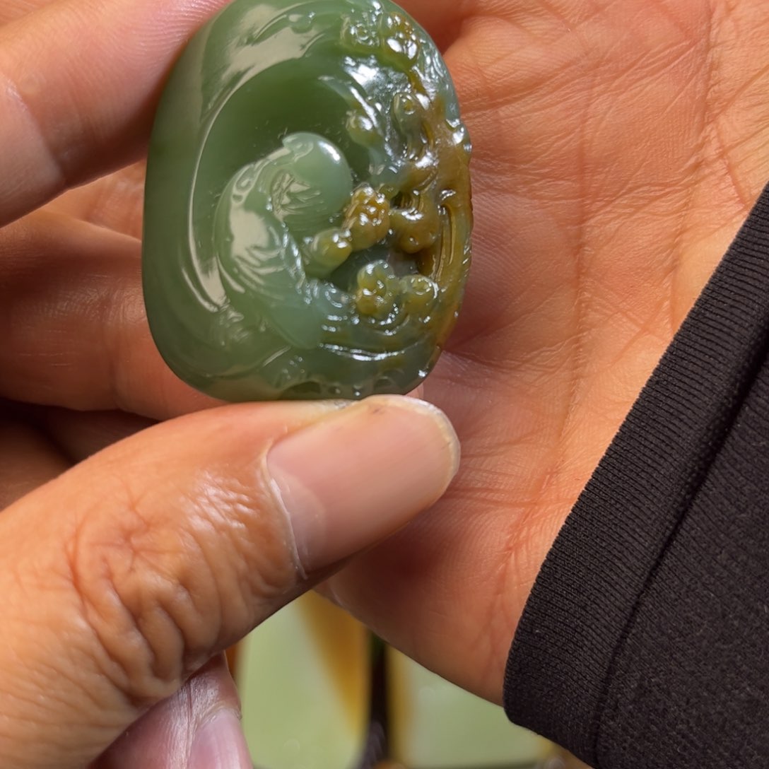 颈饰未镶嵌和田玉（糖玉）