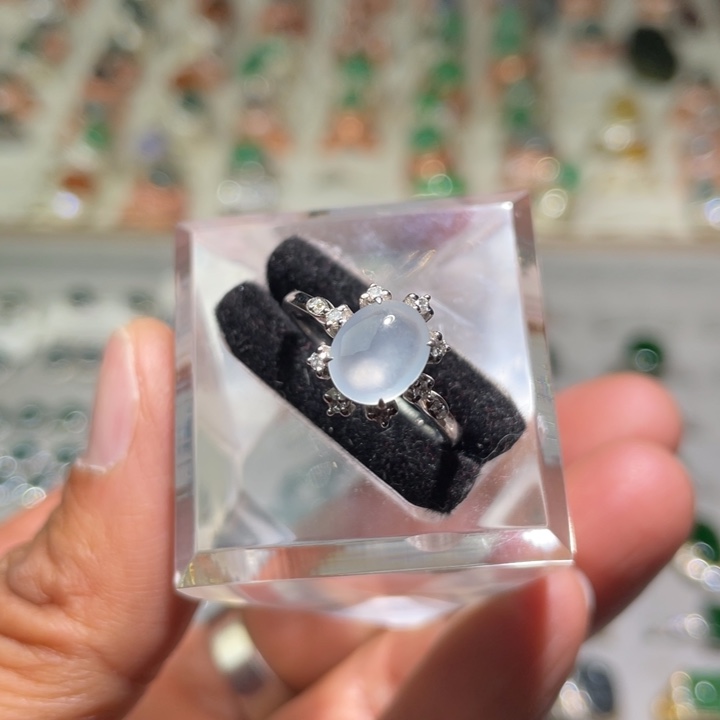 翡翠戒指18K金镶嵌缅甸天然翡翠A货