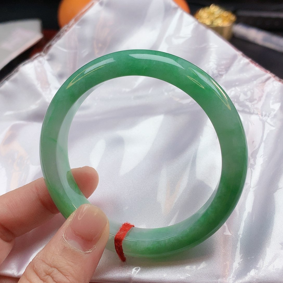 翡翠手镯未镶嵌56圈2243