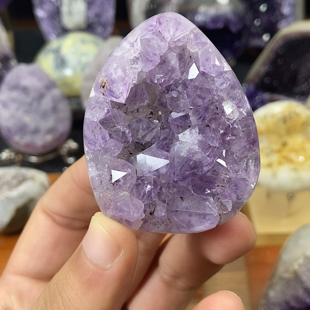 紫晶未镶嵌大型摆件（非配饰）